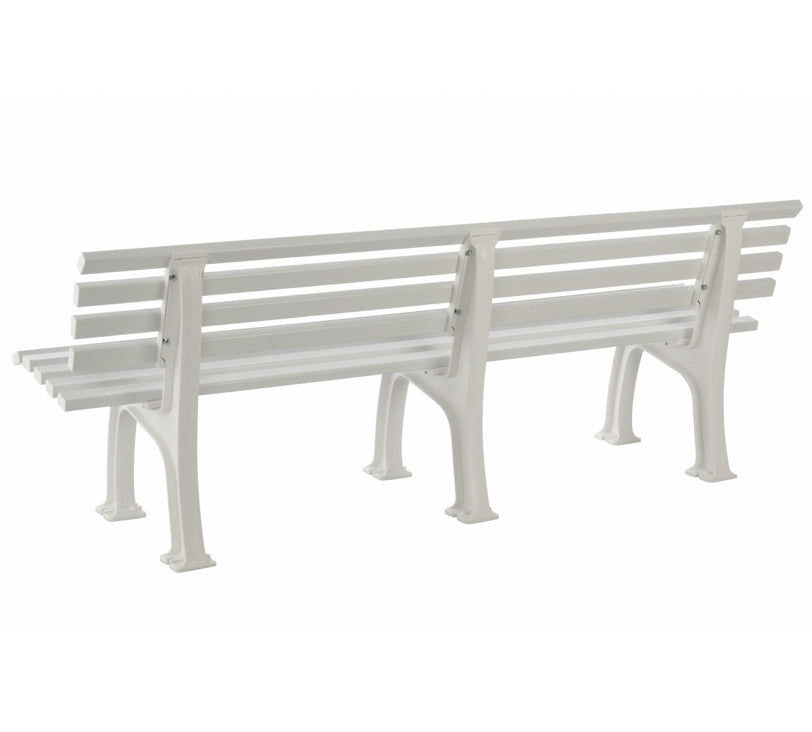 Rückansicht der weißen Bank "Juist" auf weißem Hintergrund