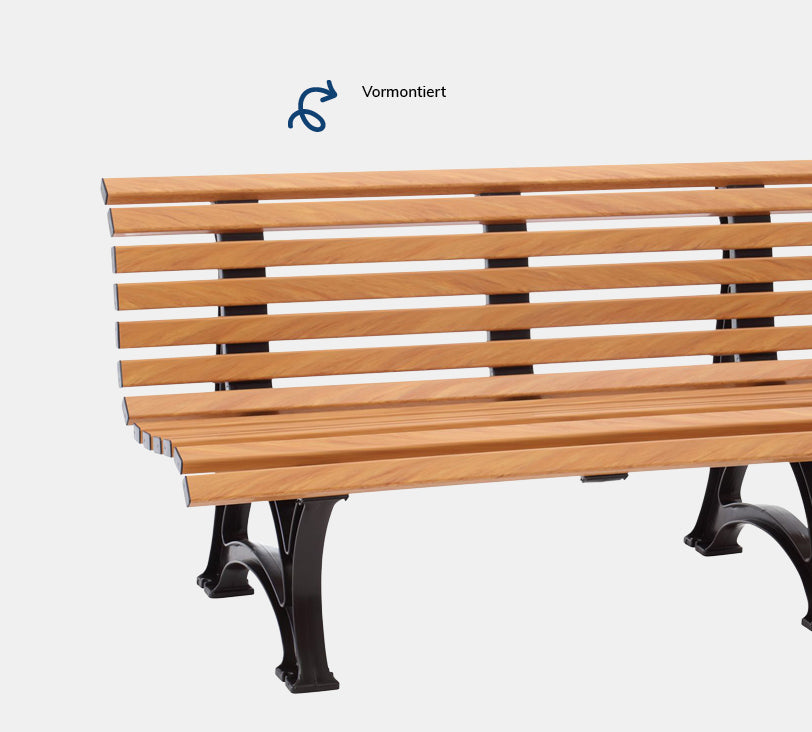 Helgoland 3  Sitzer – Bank aus hochwertigem Kunststoff in holzoptik mit Rückenlehne, platziert auf einem neutralgrauen Hintergrund