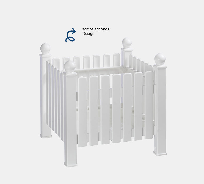 Pflanzkasten Landhaus in Weiß vor neutralem Hintergrund